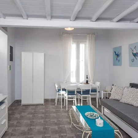Traditional Split Level House In Semesterbostad *