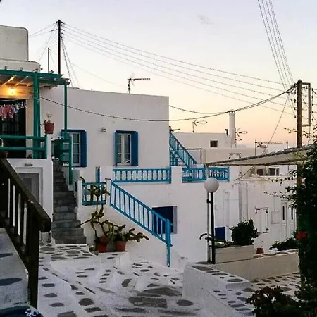 Traditional Split Level House In Mykonos Town