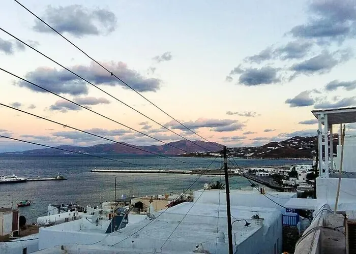 Prázdninový dům Traditional Split Level House In *