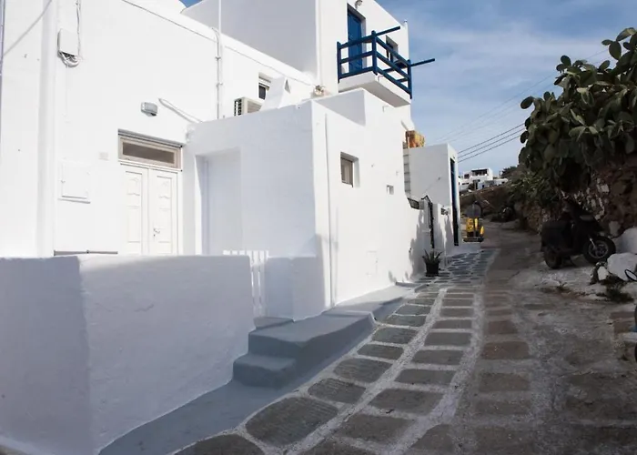 Hébergement de vacances Traditional Split Level House In *