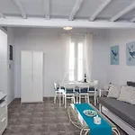 Traditional Split Level House In بيت للعطل *